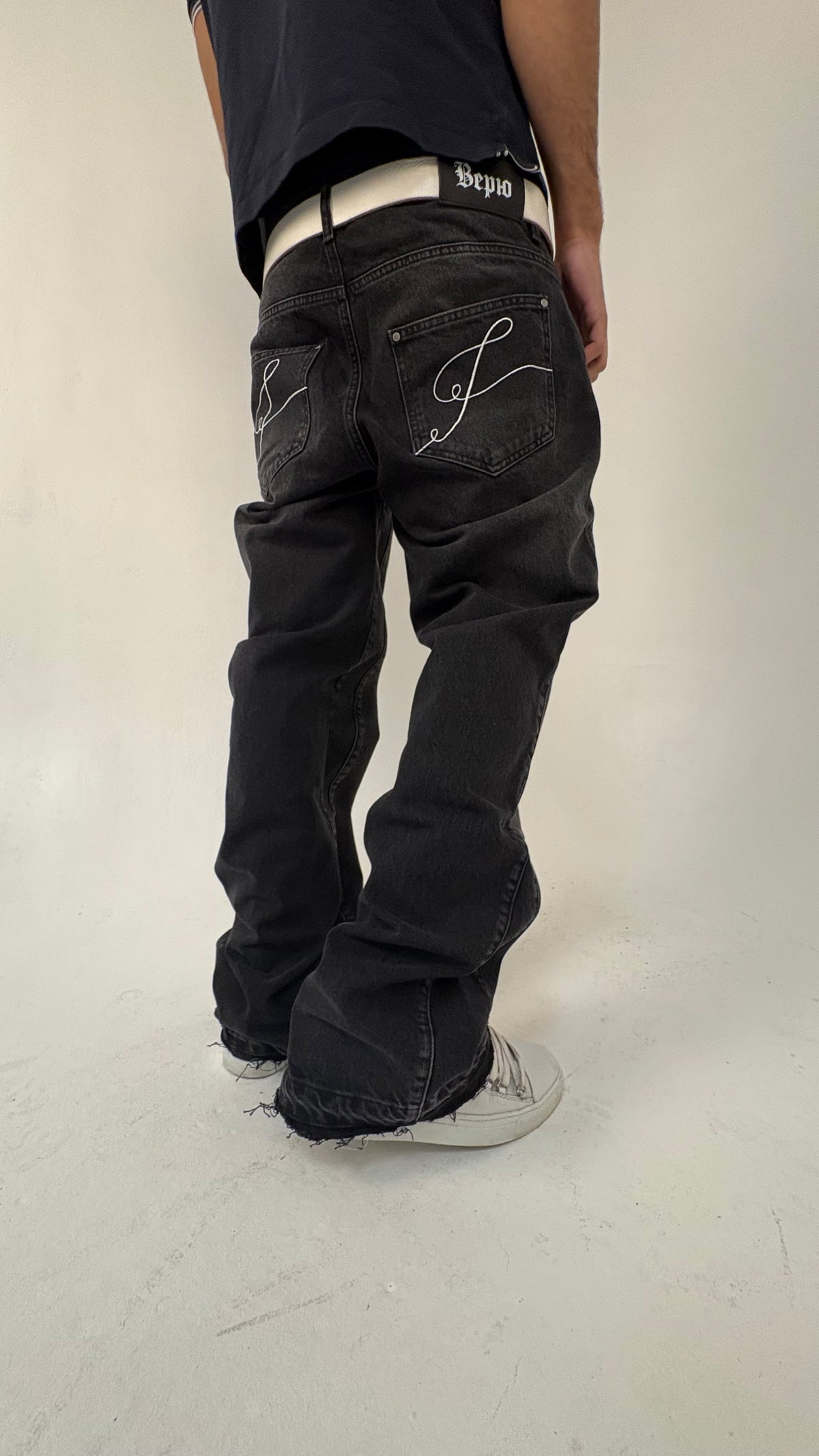 Flared Jeans 01